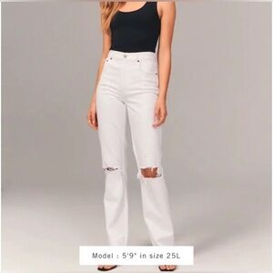 Abercrombie Ultra High Rise 90s Straight Curve Love White Jeans Distressed 29/8